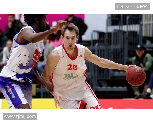 北卡与杜克篮球对决视频直播全程回顾精彩瞬间分析